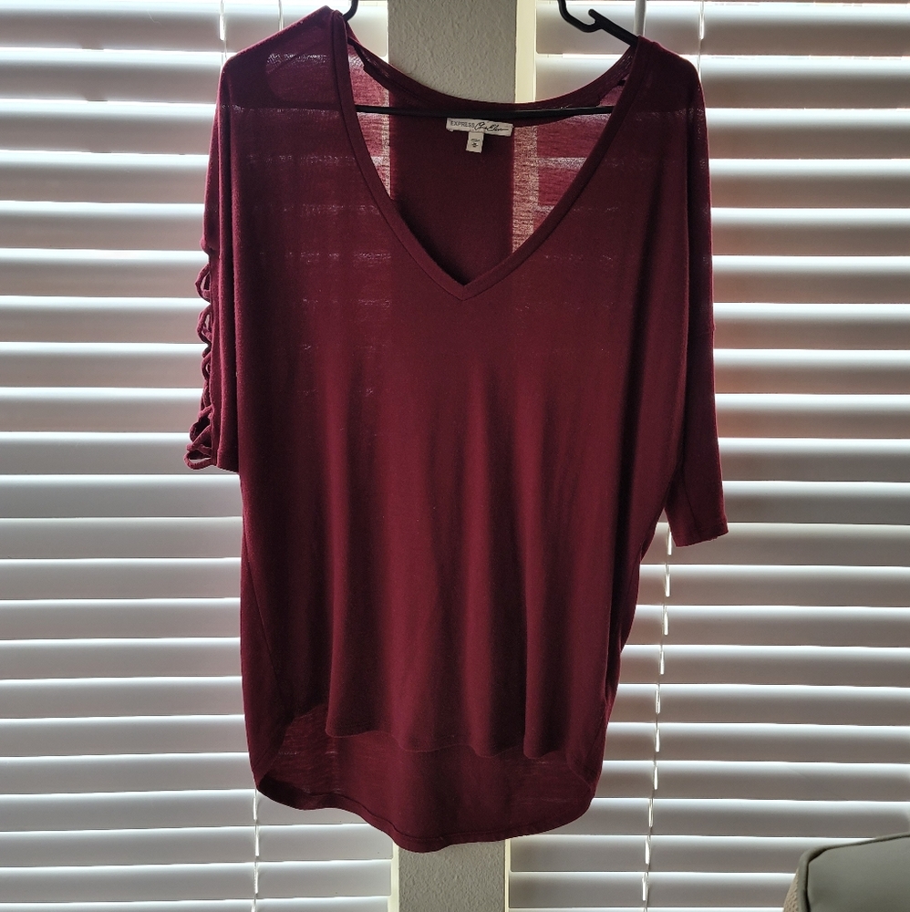 3/$25 Express oversized maroon top M